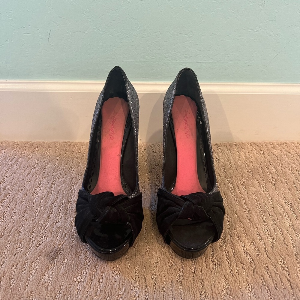 Juicy Couture Glitter Platfrom Heel